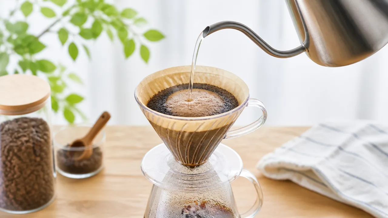 ドリップコーヒーのお湯の温度は何度？味わい別の目安を解説