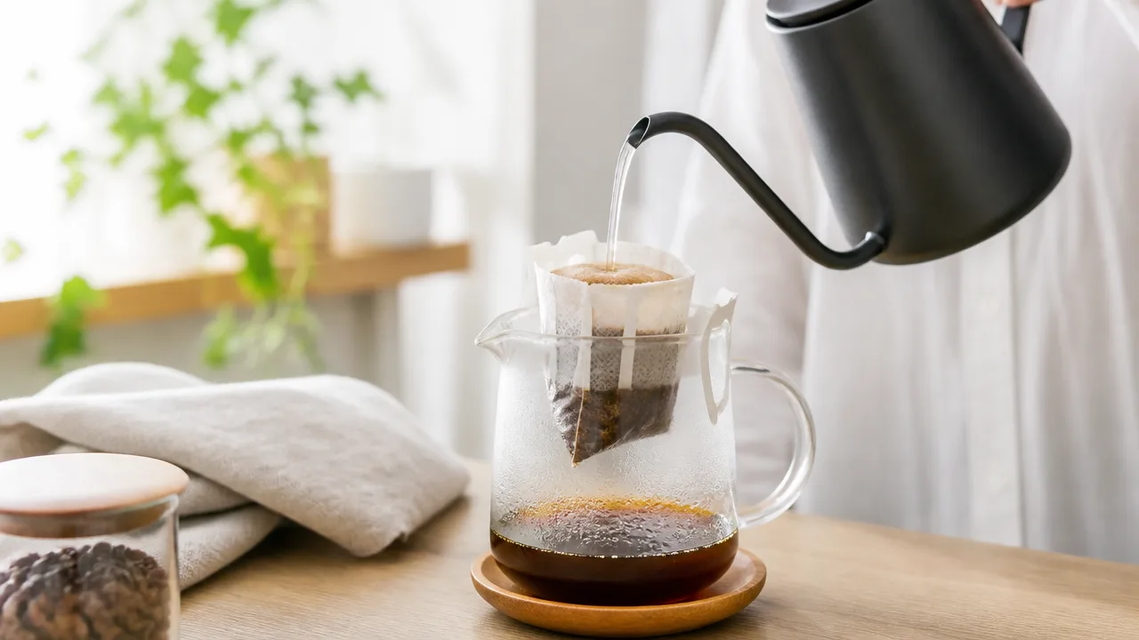 ドリップコーヒーのお湯の温度は何度?味わい別の目安を解説