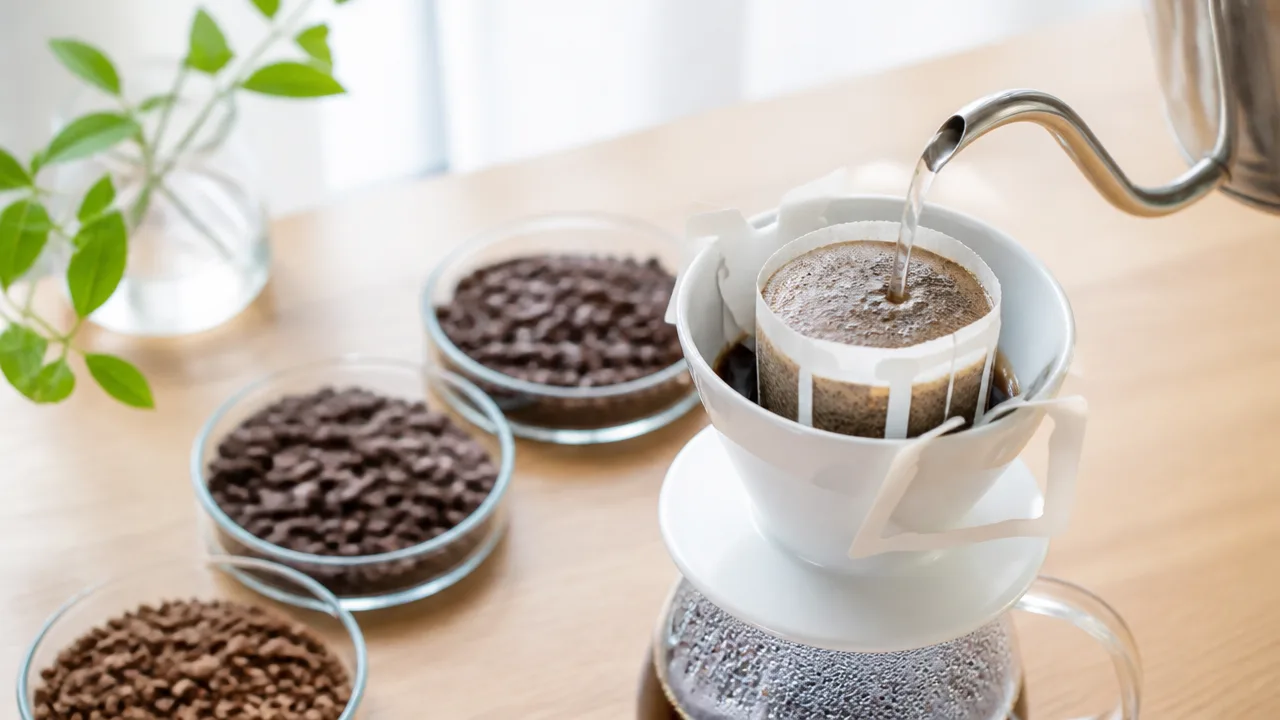 ドリップコーヒーの蒸らし時間は何秒?おいしく淹れるコツ